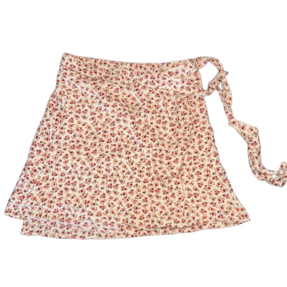 White Flower Pattern Wrap Skirt